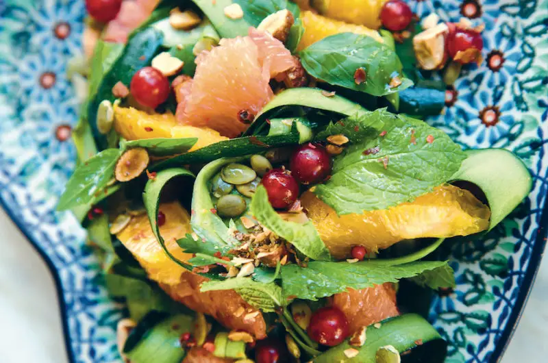 Salade van rauwe courgette en citrusfruit