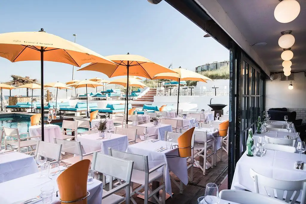 restaurant_bernies-beachclub
