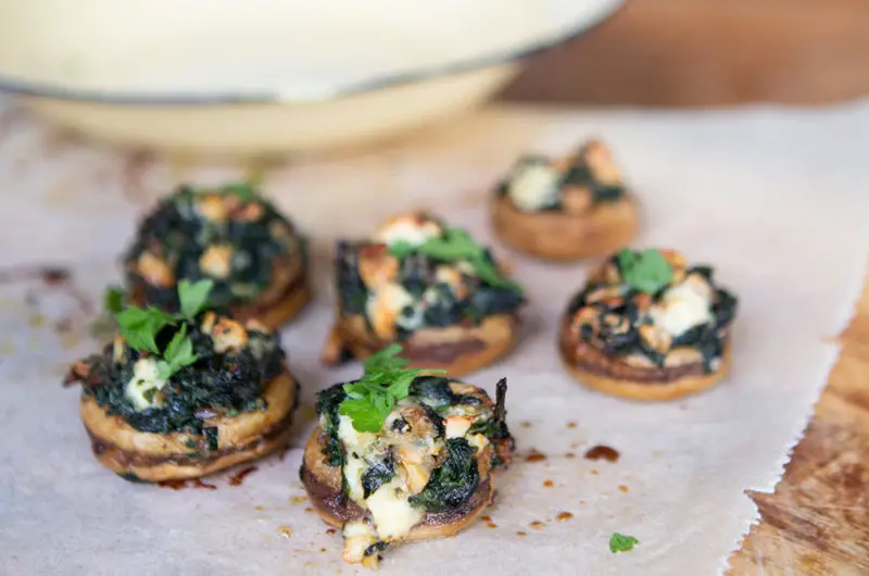 Gevulde champignons met spinazie en blauwe kaas