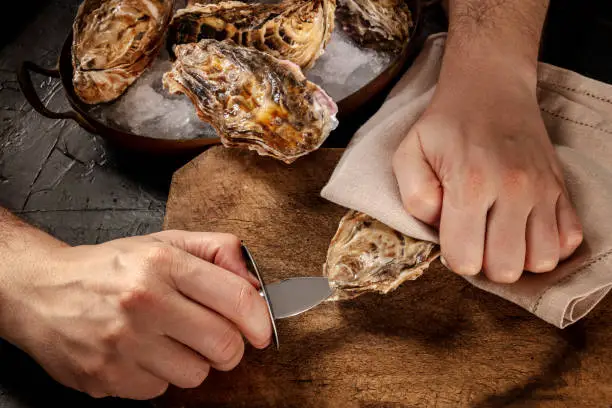 Hoe maak je een oester open?
